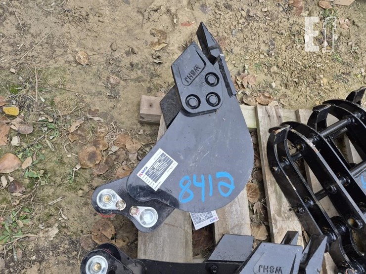 irlanch-mini-excavator-toothed-bucket-image-1