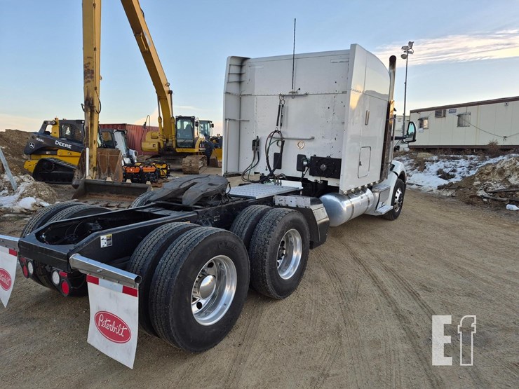 2024-peterbilt-579-image-7