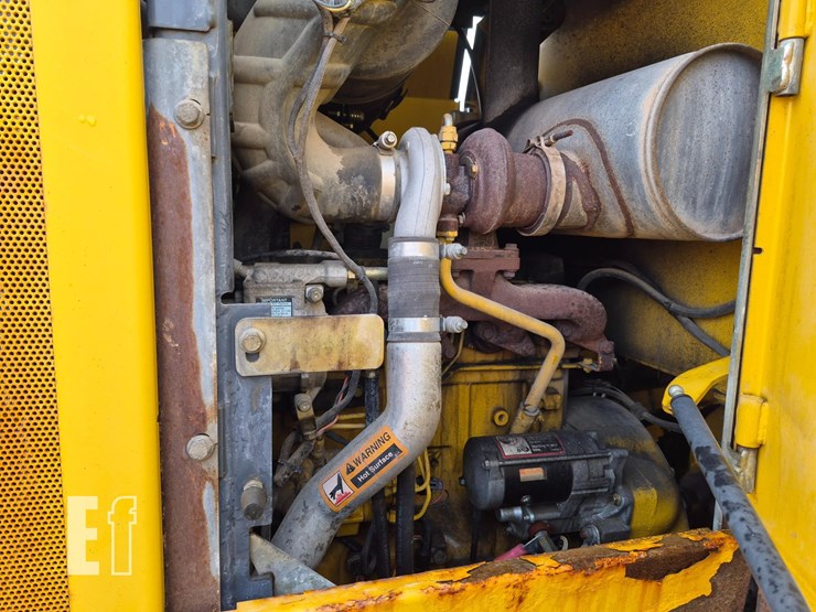 2006-deere-444j-image-13