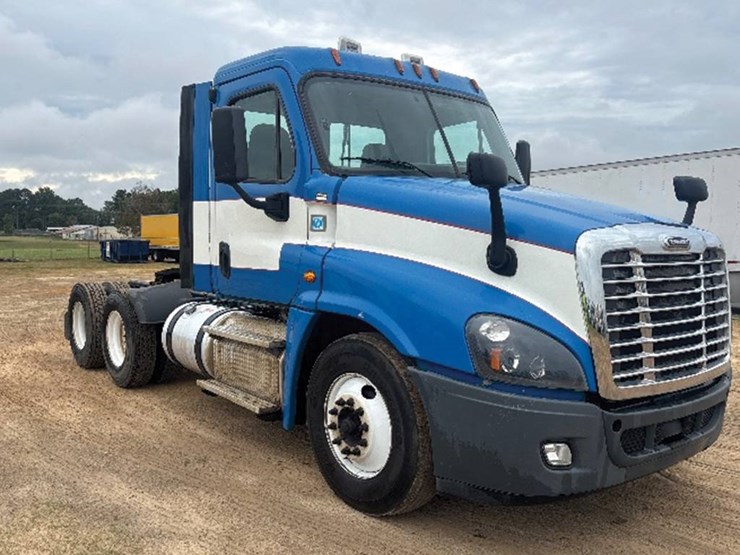 2019-freightliner-cascadia-125-image-1