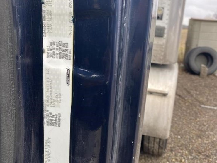 freightliner-semi-truck-image-8