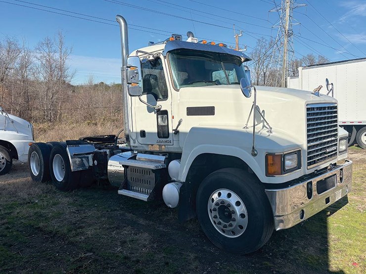 2017-mack-chu613-image-2