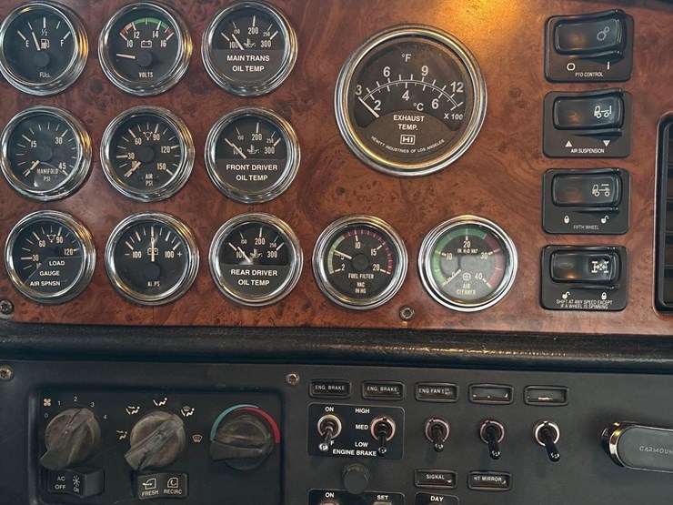 2003-peterbilt-378-image-19