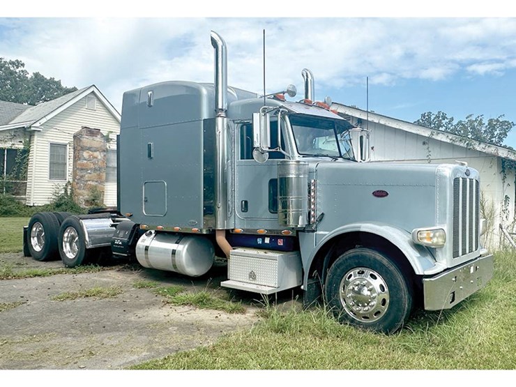 2008-peterbilt-388-image-1