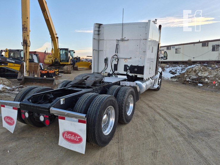 2024-peterbilt-579-image-8