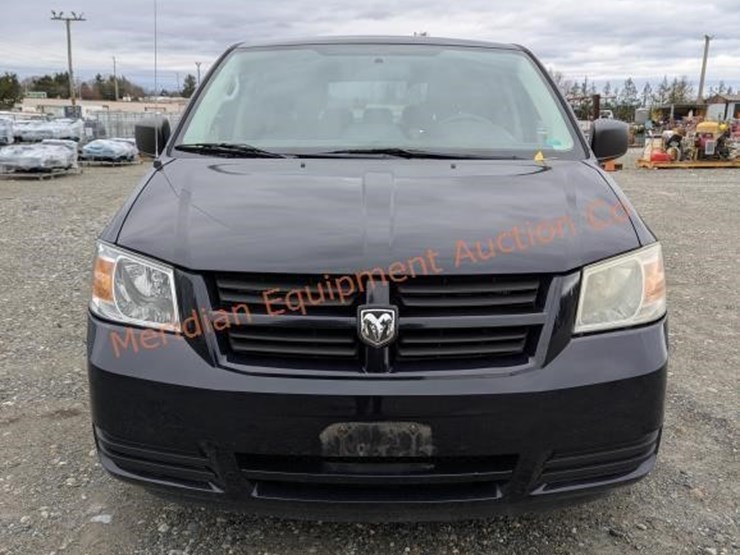 2010-dodge-caravan-se-image-2