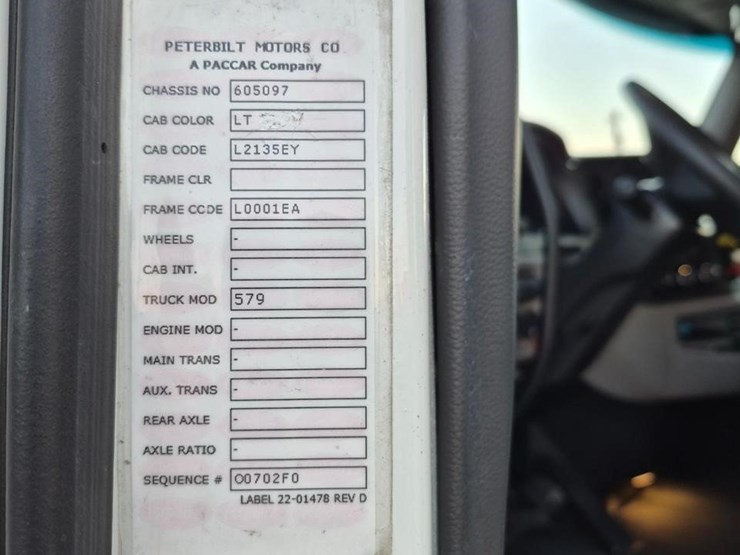 2024-peterbilt-579-image-19