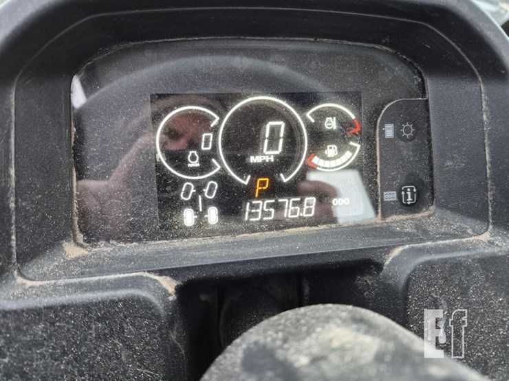 john-deere-gator-xuv-835m-image-12