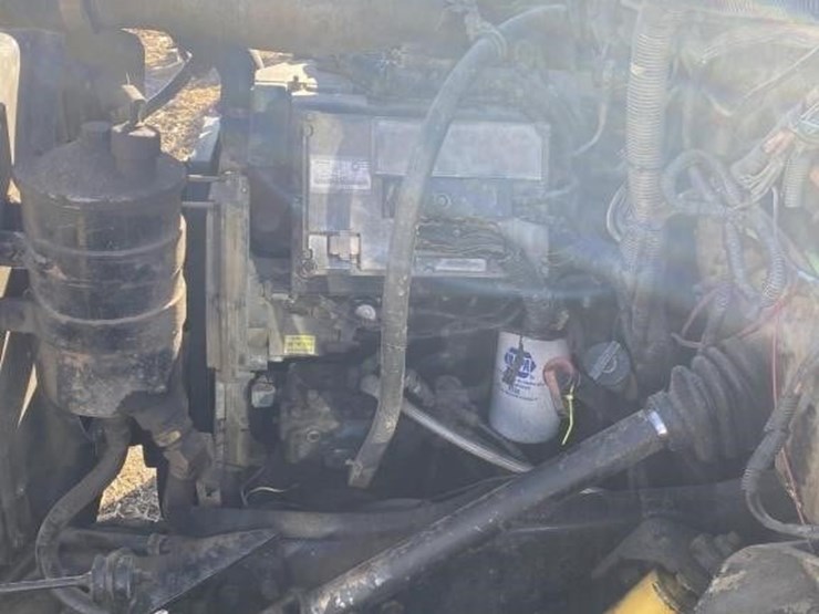 international-4900-image-4