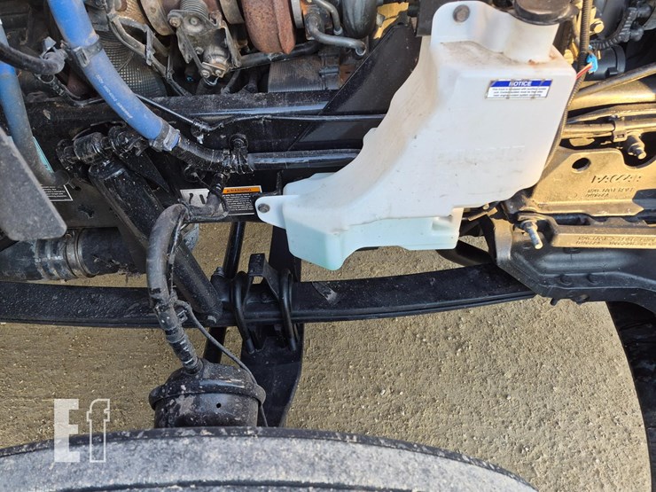 2024-peterbilt-579-image-38