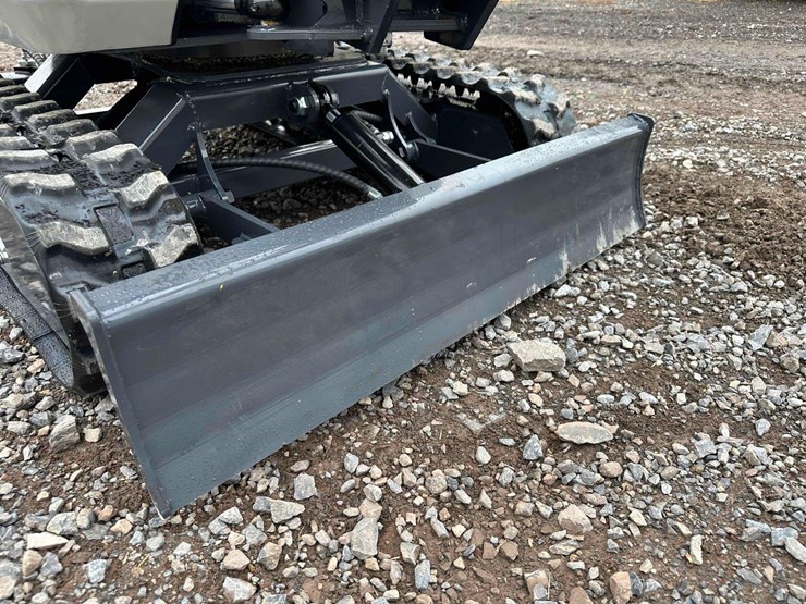 unused-sdle20-mini-excavator-image-6