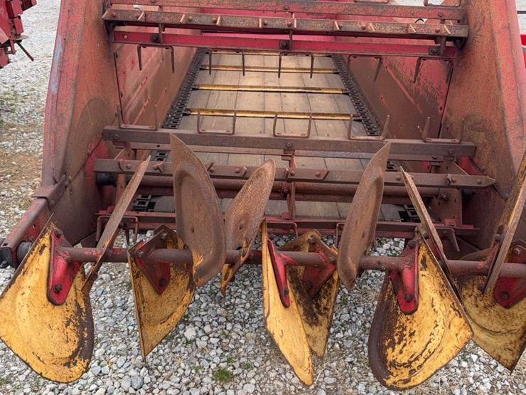 new-holland-202-image-10