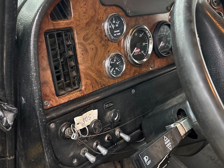 2003-peterbilt-378-image-18