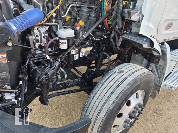 2024-peterbilt-579-image-33