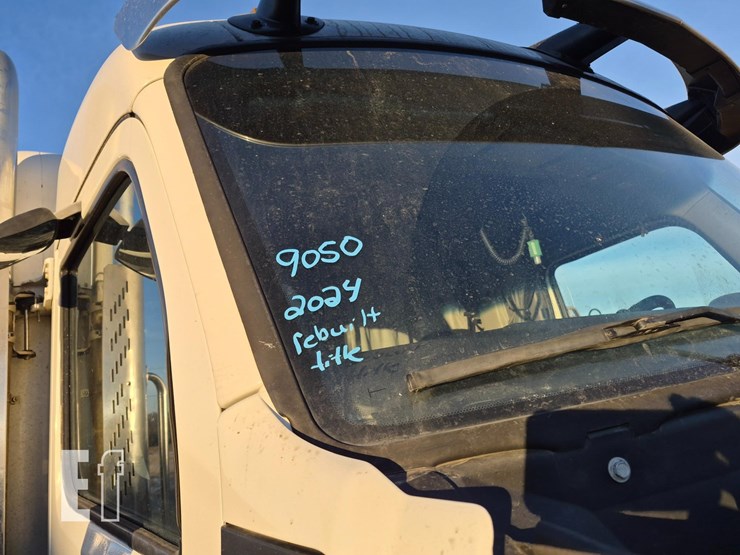 2024-peterbilt-579-image-39