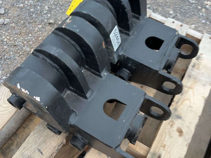 qty-(2)-30-mm-pin-excavator-coupler-image-1