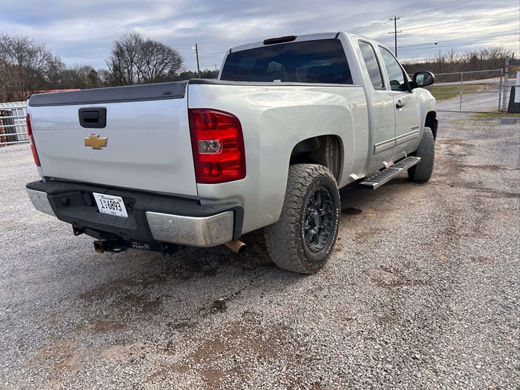 2012-chevrolet-silverado-1500-image-16
