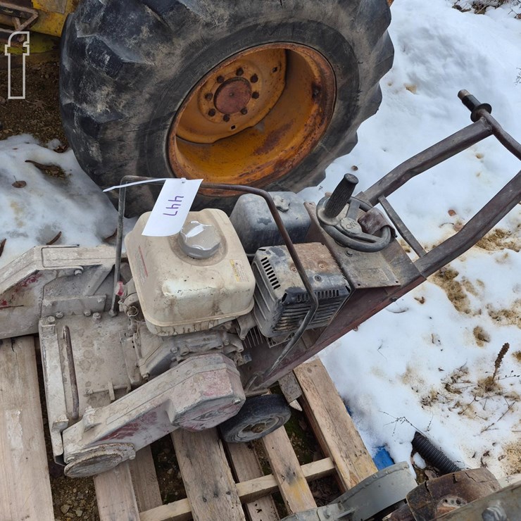 WALK-BEHIND CONCRETE SAW