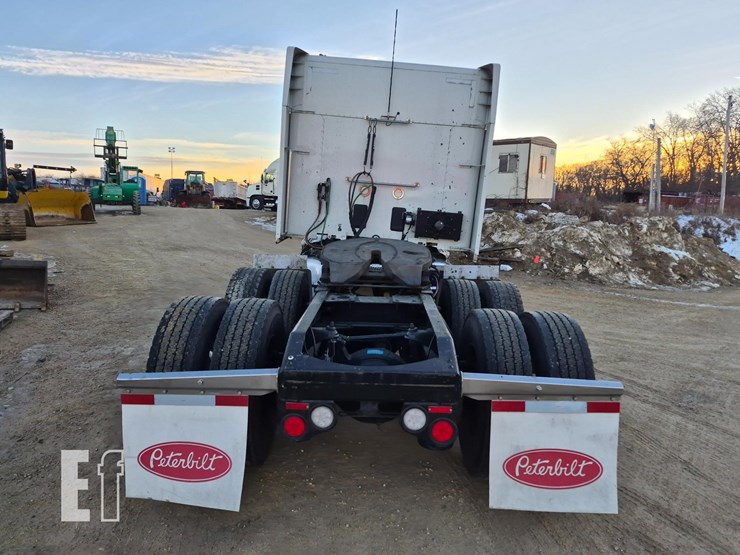 2024-peterbilt-579-image-10