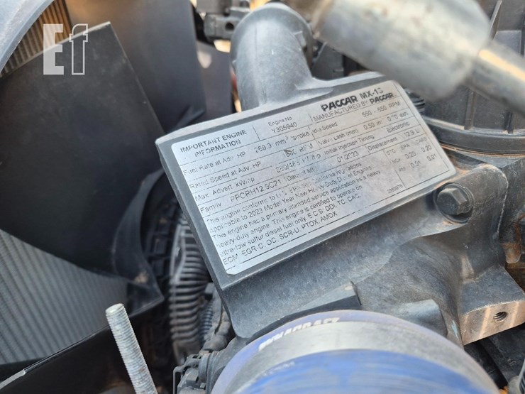 2024-peterbilt-579-image-34