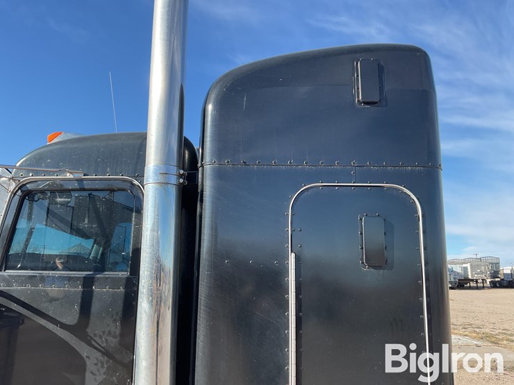 2003-peterbilt-379-image-15