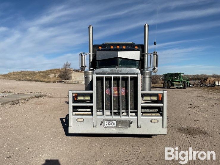2003-peterbilt-379-image-2
