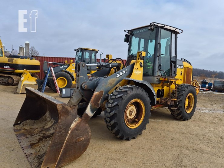 2006-deere-444j-image-2