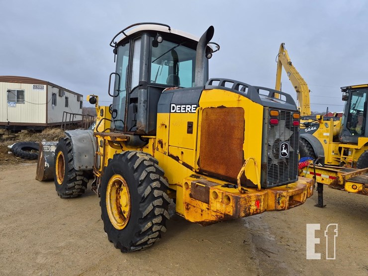 2006-deere-444j-image-10