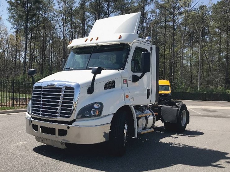 freightliner-cascadia-113-image-3