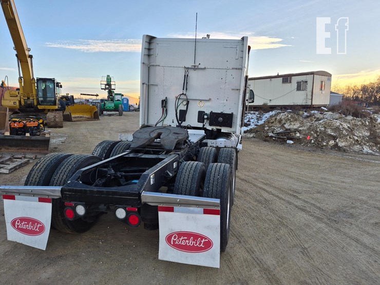 2024-peterbilt-579-image-9