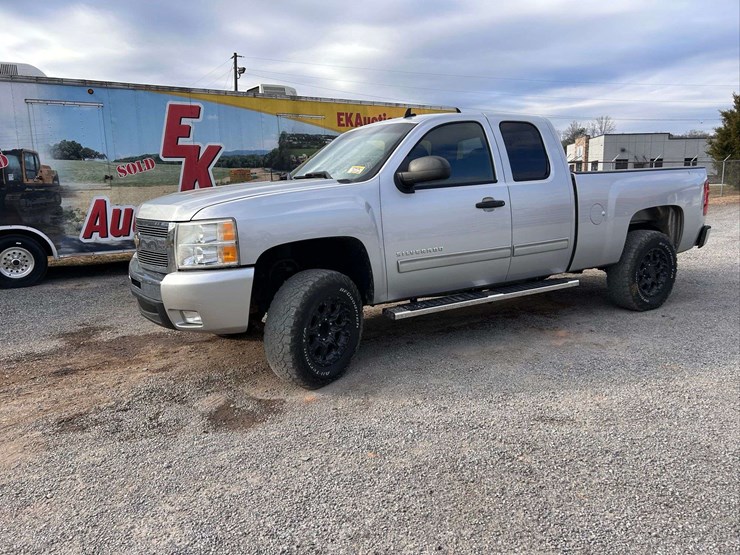 2012-chevrolet-silverado-1500-image-1