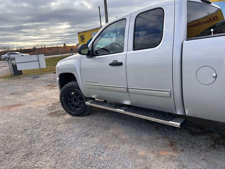 2012-chevrolet-silverado-1500-image-23