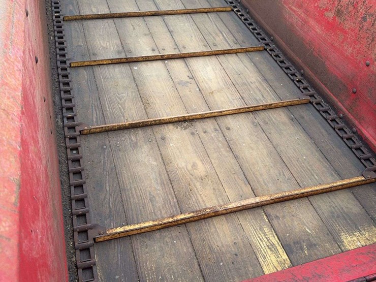 new-holland-202-image-8