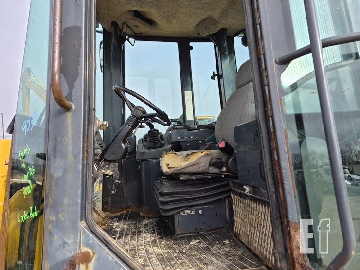 2006-deere-444j-image-15