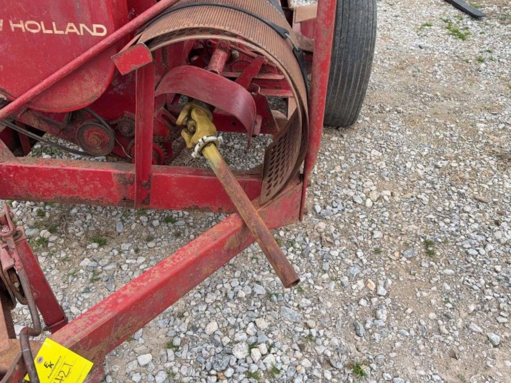 new-holland-352-image-6