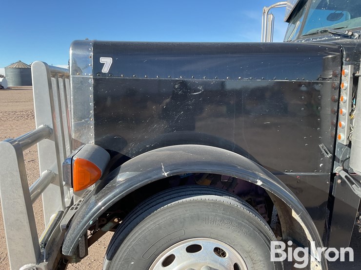 2003-peterbilt-379-image-12