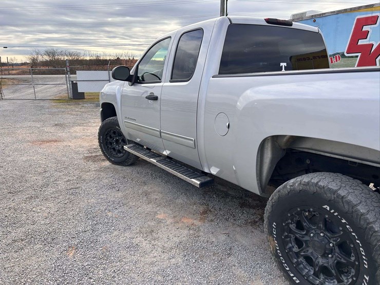 2012-chevrolet-silverado-1500-image-22