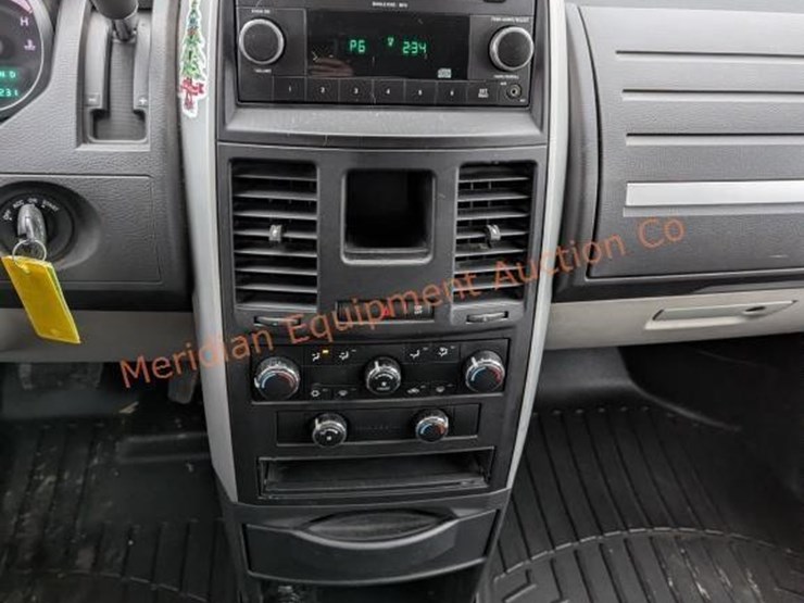 2010-dodge-caravan-se-image-16