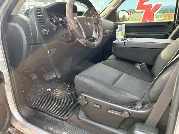 2012-chevrolet-silverado-1500-image-26