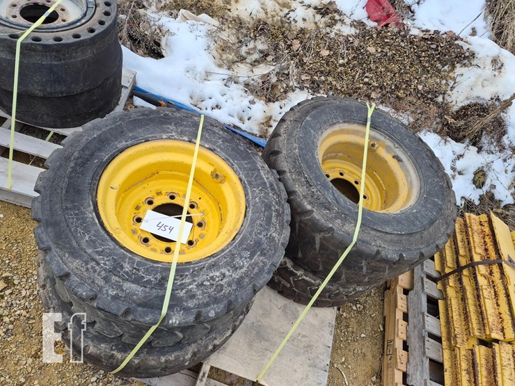 skid-loader-tires-and-rims-image-2
