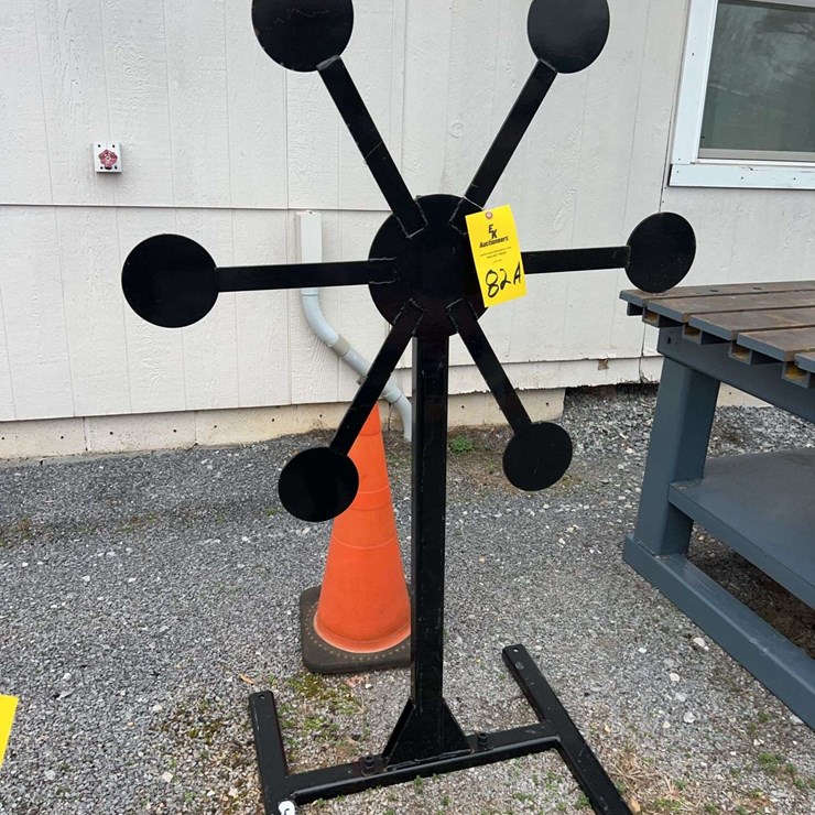 UNUSED METAL FIXED SHOOTING TARGET