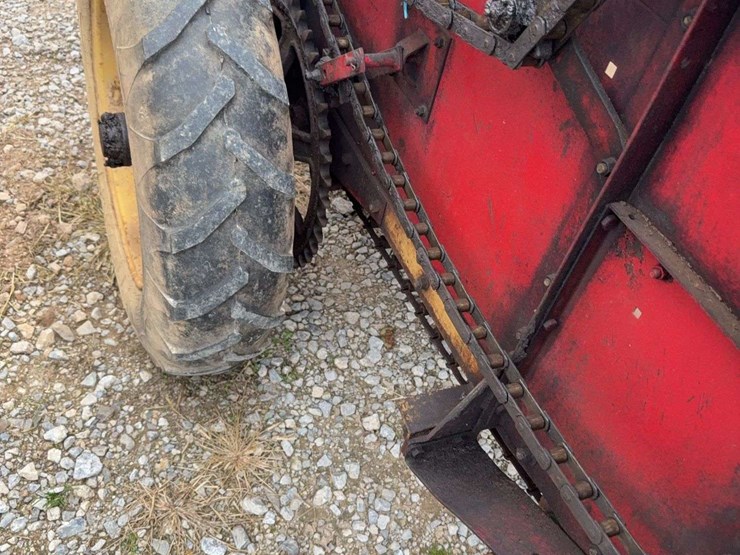 new-holland-202-image-11