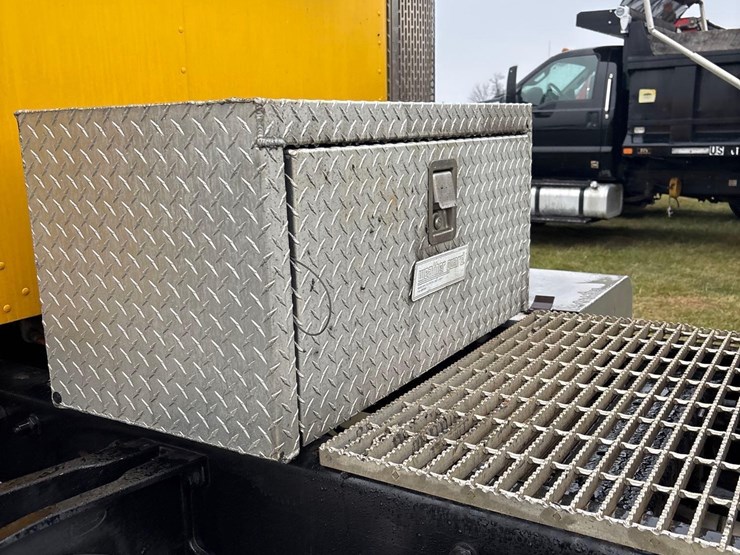 2003-peterbilt-378-image-9