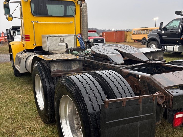 2003-peterbilt-378-image-5