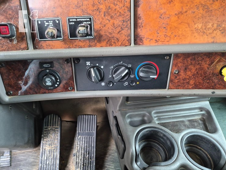 kenworth-t330-image-23