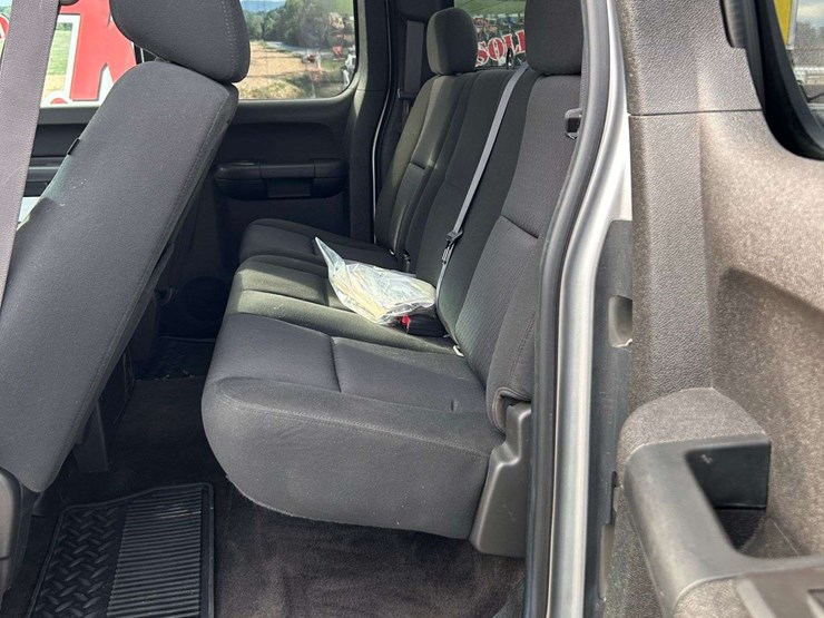 2012-chevrolet-silverado-1500-image-30