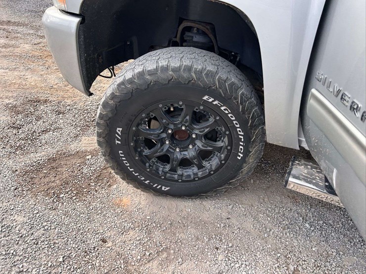 2012-chevrolet-silverado-1500-image-32