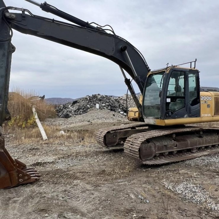 2010 200D Excavator