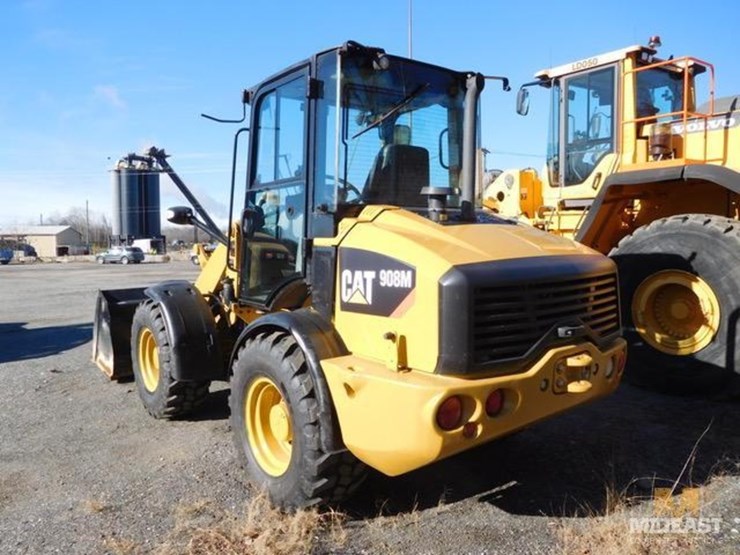 2022-caterpillar-908m-image-2