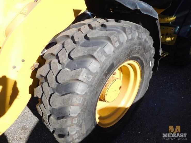 2022-caterpillar-908m-image-12